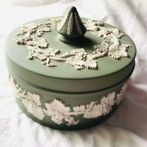Wedgwood Jasperware Round Trinket Box Green Grapes